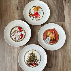 Vintage 1982 Jasco Fine Porcelain Christmas Plate 22K Gold Edged